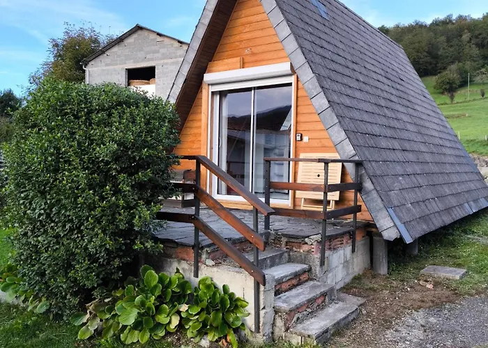 Petit Chalet Avec Terrasse