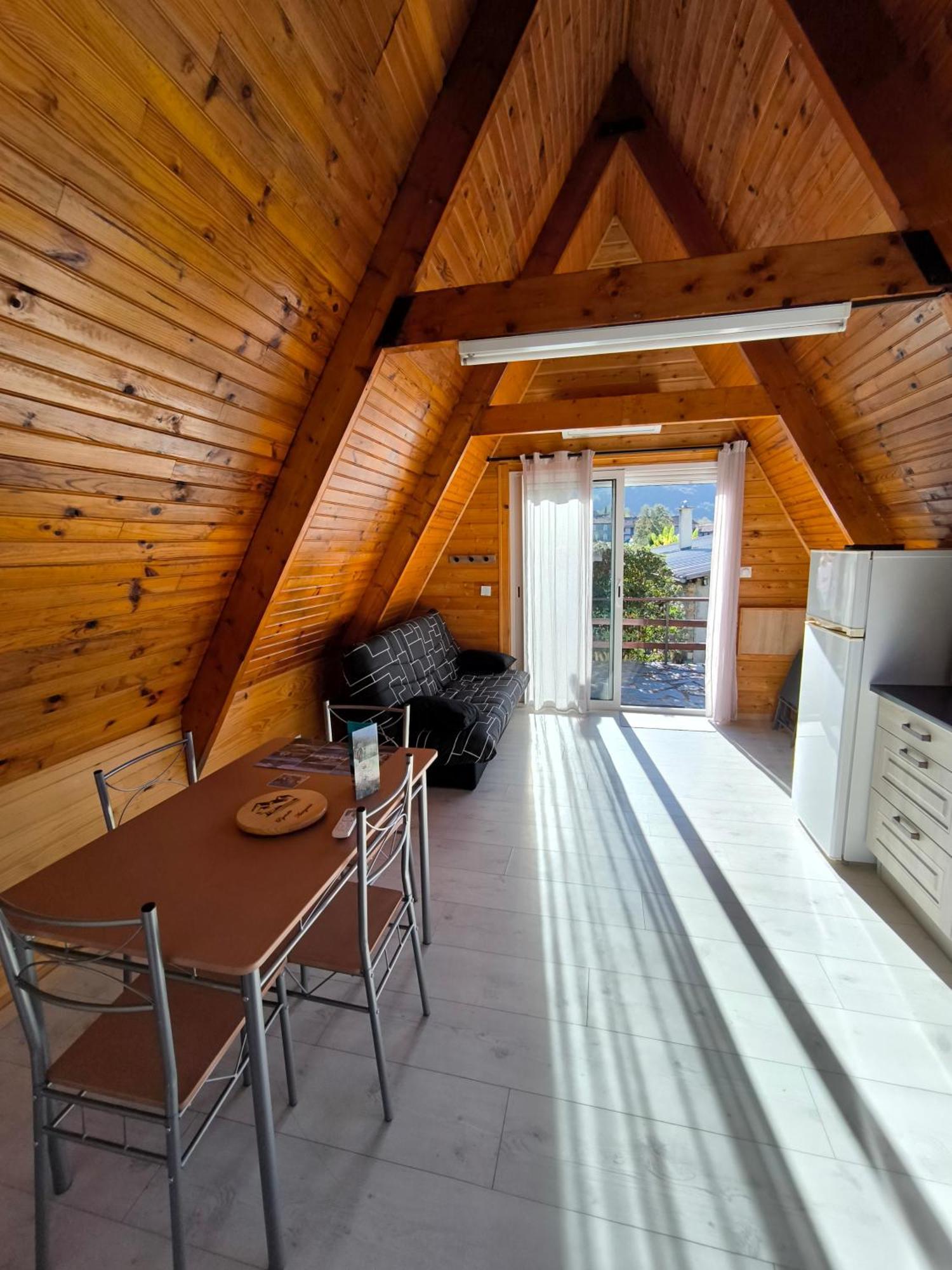 Petit Avec Terrasse Chalet *